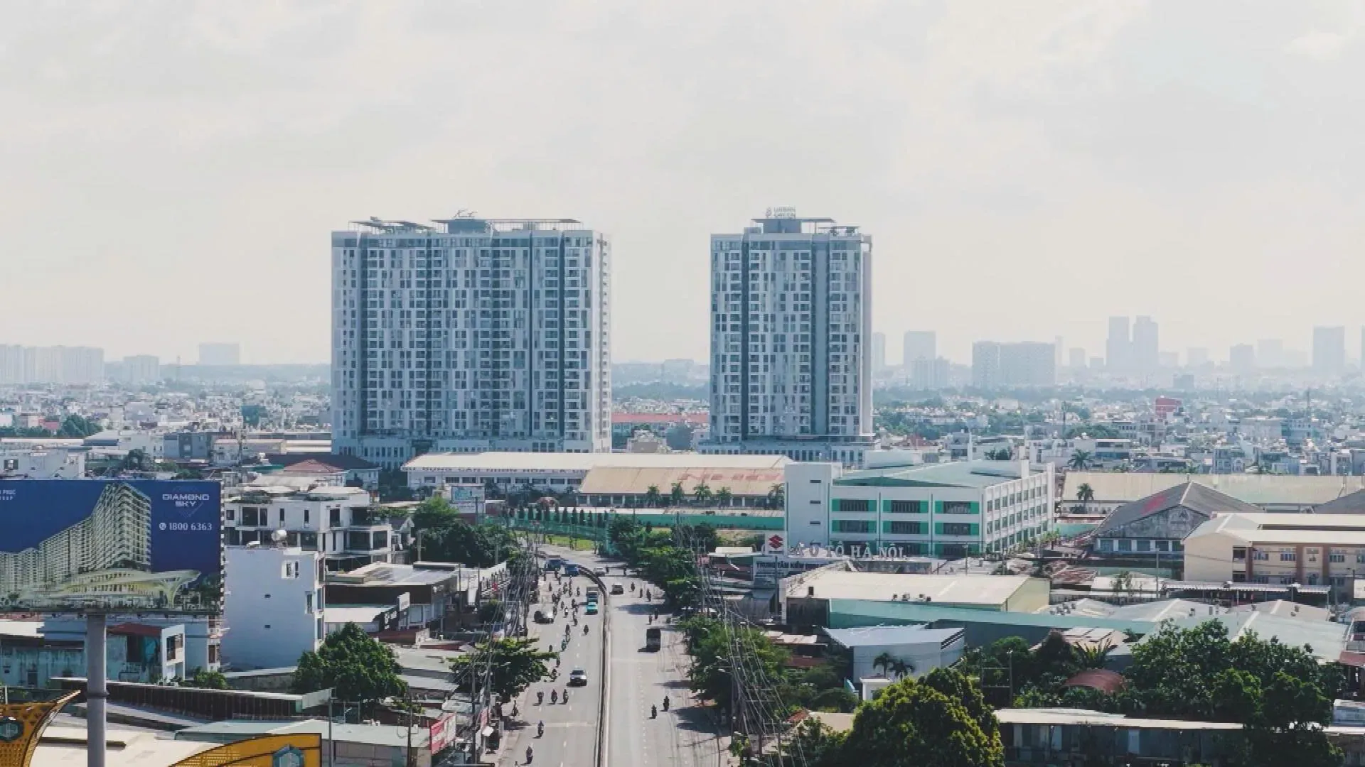 Vì sao nâng cấp đường Hà Nội, TP.HCM vẫn chậm tiến độ?