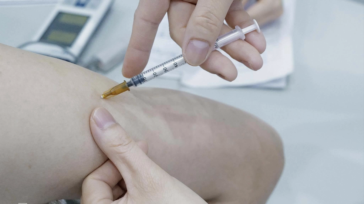 Tại sao các trường y phải đưa kiến thức vaccine vào đào tạo bác sĩ?