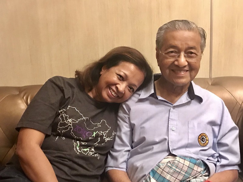 Mengatasi Kesedihan Pasangan Tua Selepas Kehilangan Suami Isteri