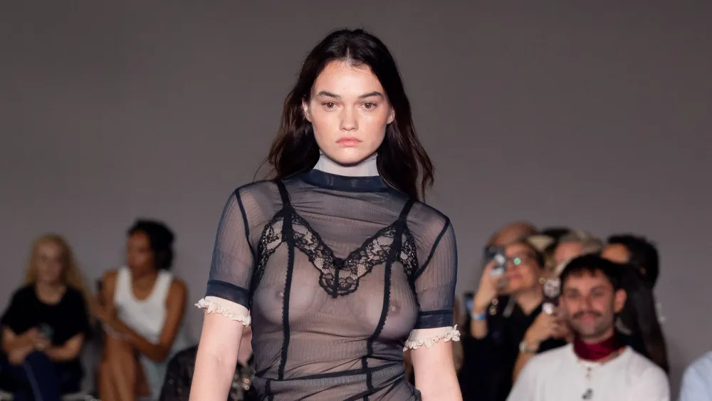 Hodakova, Ester Manas và Hermès: Tính mẹ, thiên nhiên và xa xỉ