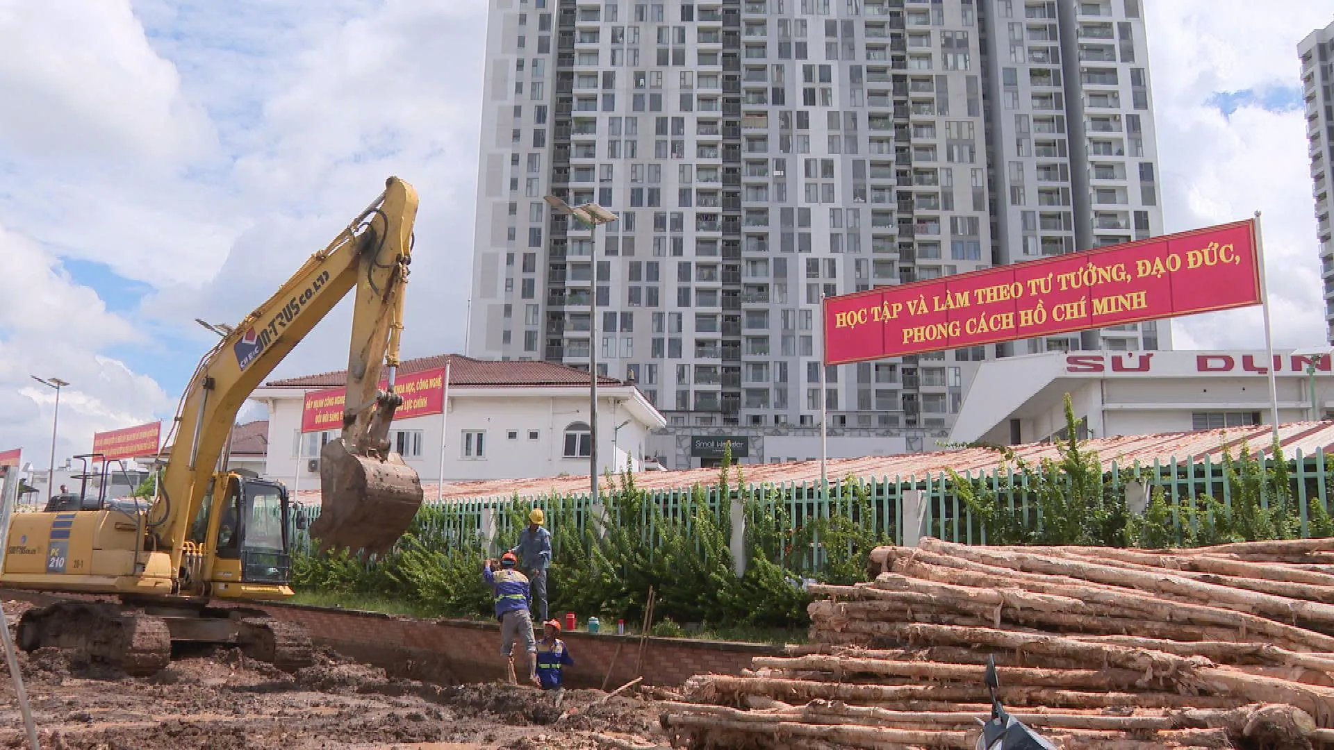 Vì sao nâng cấp đường Hà Nội, TP.HCM vẫn chậm tiến độ?