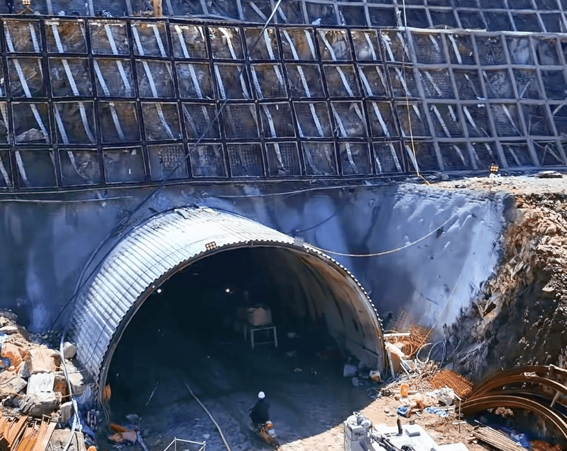 Hầm xuyên núi Hoàng Liên: bước ngoặt cho tuyến cao tốc Tây Bắc