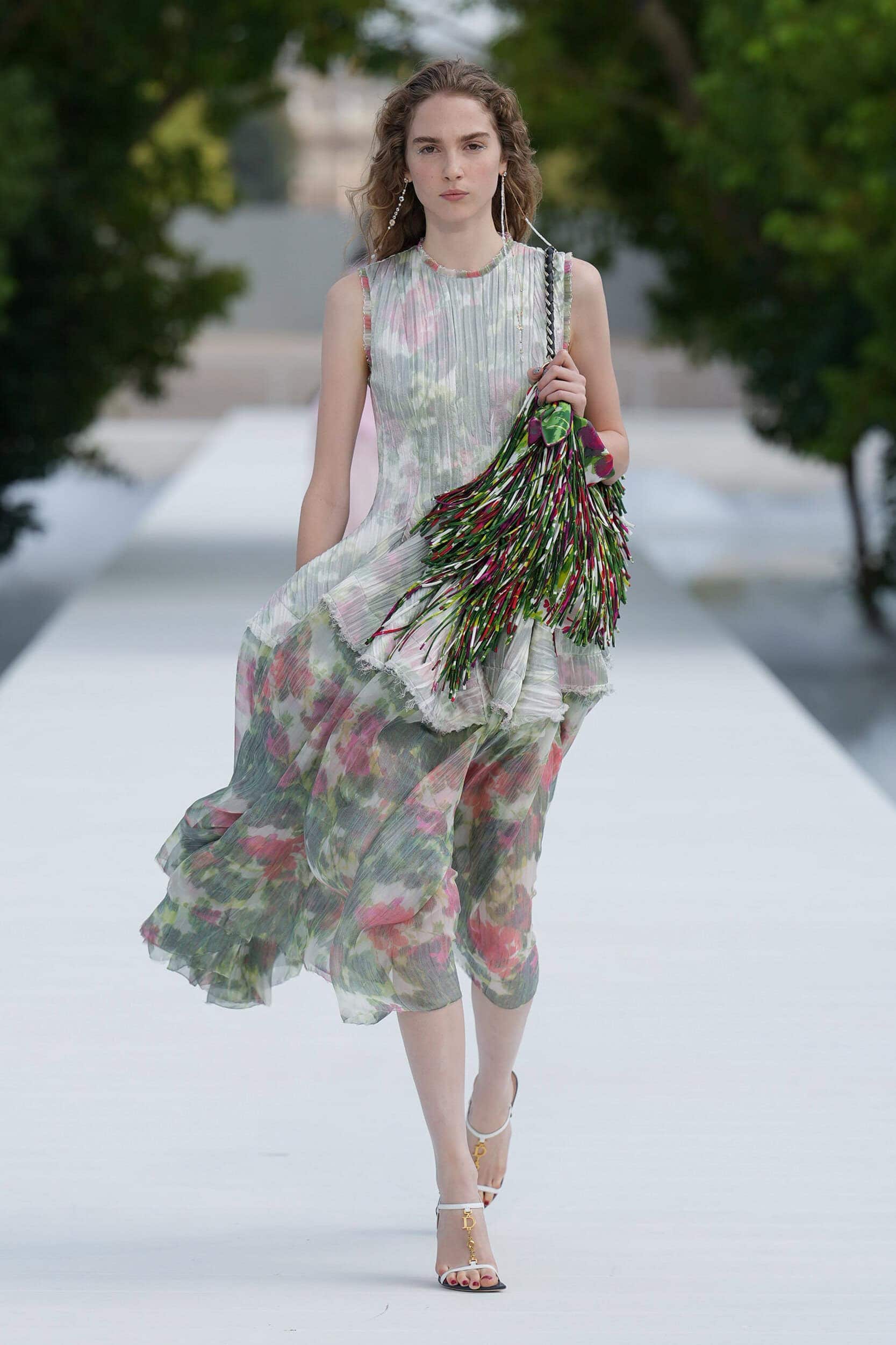 Christian Dior dan Miu Miu Spring: Dua Bahasa Gaya yang Bertembung
