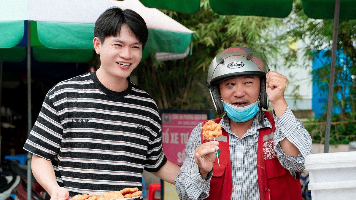 Đen và Tuấn Cry thử thách nấu chả mực cùng shipper, tài xế