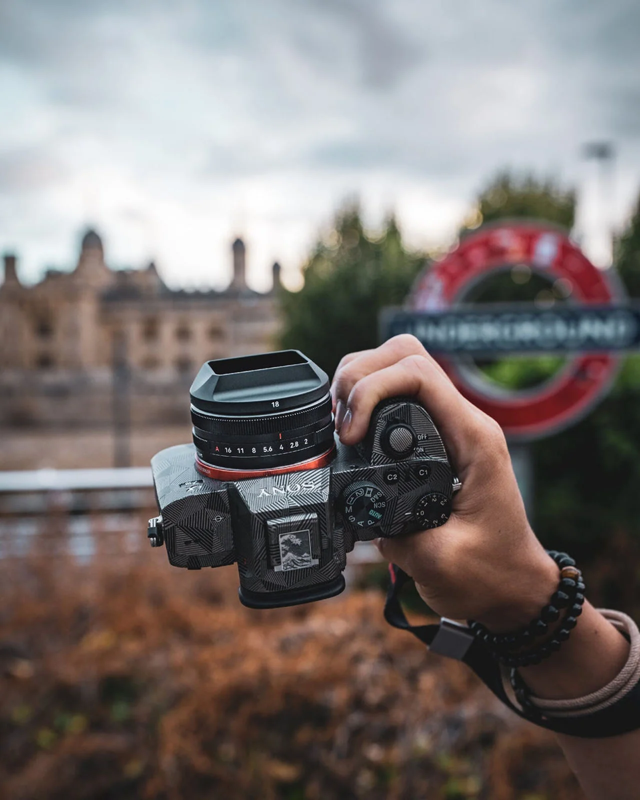 7Artisans AF 18mm f/2 Lite: Ống kính pancake Sony nhỏ gọn cho mọi ngày