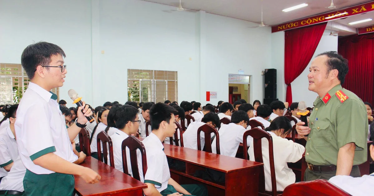 Từ lý thuyết đến thực hành: Học sinh tuổi 13-15 học cách tự vệ trên không gian mạng