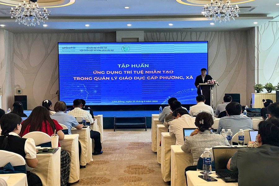 Cán bộ giáo dục học dùng AI an toàn, không phó thác cho máy