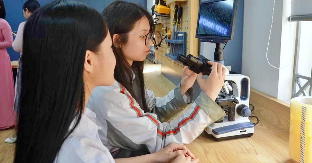 100% trường học triển khai STEM: Cơ hội và khoảng trống phòng thực hành khoa học