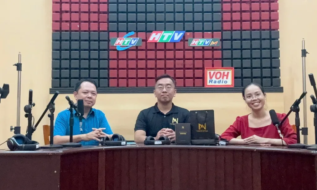 Từ ngân hàng đến đế chế nước hoa: Khởi nghiệp độc lập có khả thi?