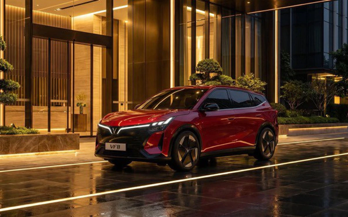 Chuyển từ xe xăng sang VinFast điện: nên chọn Kinet hay VF MPV 7?