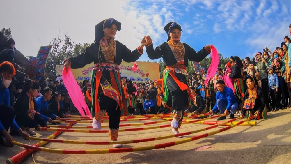 Triển lãm nhiếp ảnh Quảng Ninh trong trái tim tôi