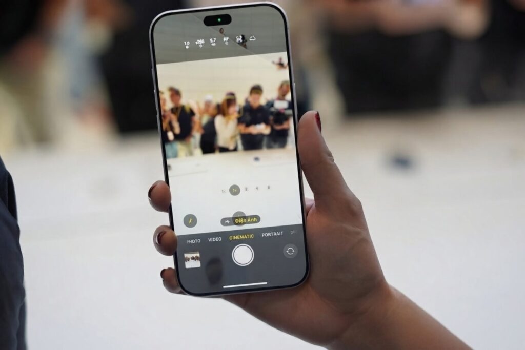 Chế độ điện ảnh iPhone 18 Pro: rack focus và chỉnh khẩu độ hậu kỳ