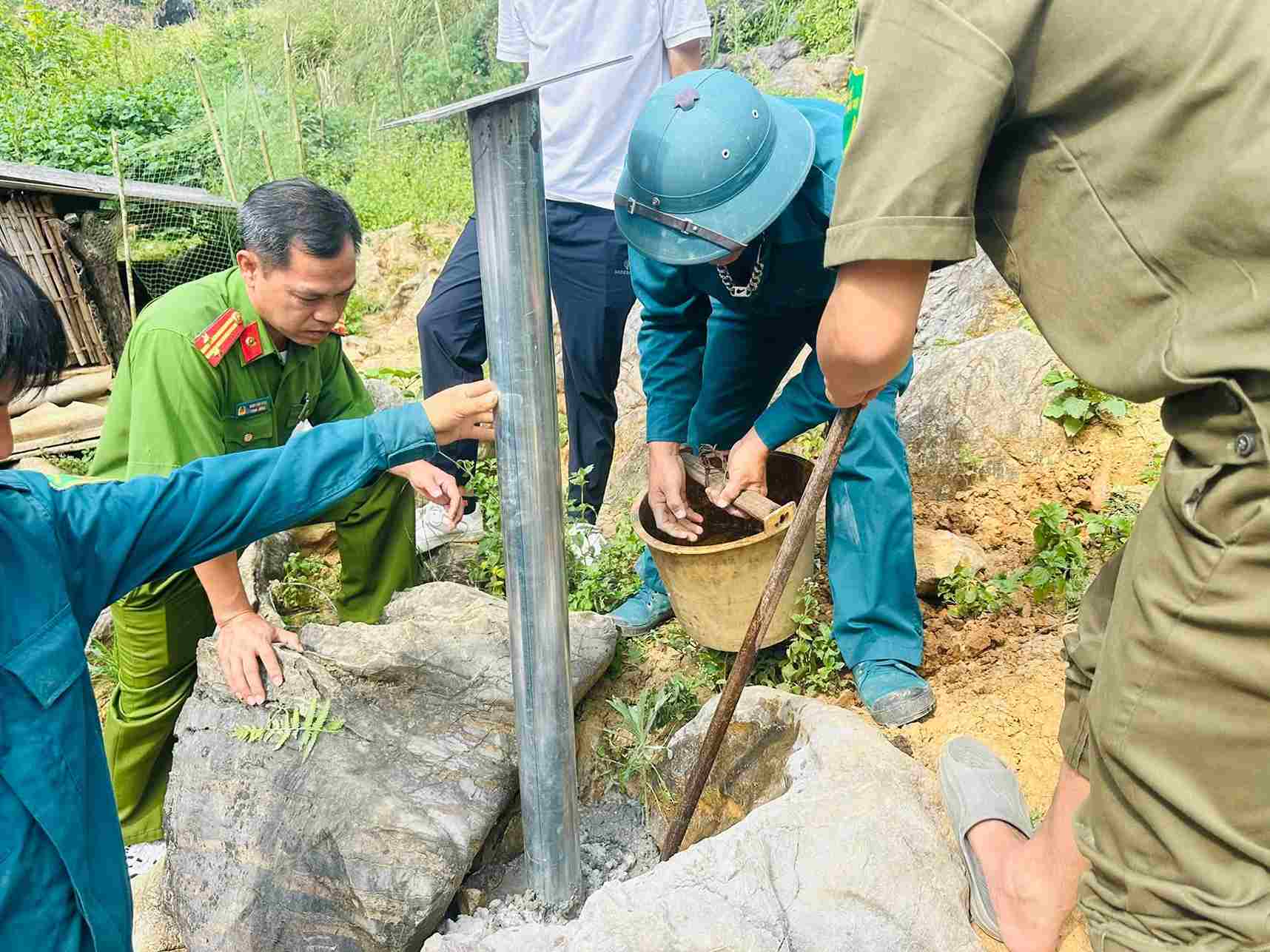 Từ pin mặt trời đến tuần tra biên giới: năng lượng sạch đổi đời vùng sâu vùng xa