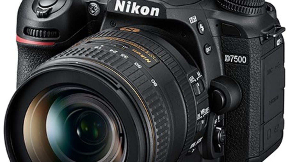 Nikon D7500 kit 18-140mm giảm sâu: có đáng mua không?