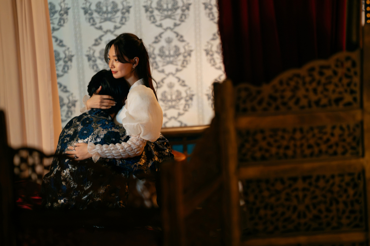 Tủ đồ hoàng gia của Shin Min-ah: Khi ‘Hoàng hậu tái hôn’ định nghĩa lại khí chất hoàng hậu