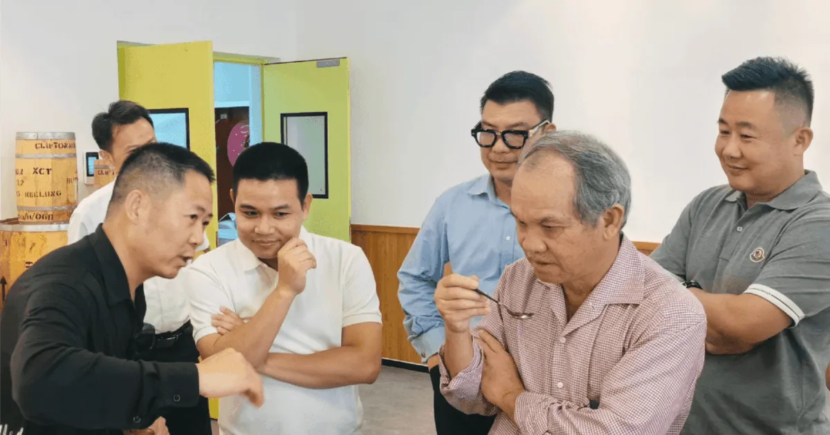 Giá cà phê xuất khẩu rớt 20%: Lượng tăng, tiền vẫn giảm