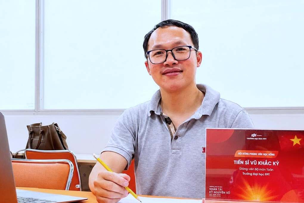 Hai nhà toán học Việt chứng minh giả thuyết Courtade-Kumar