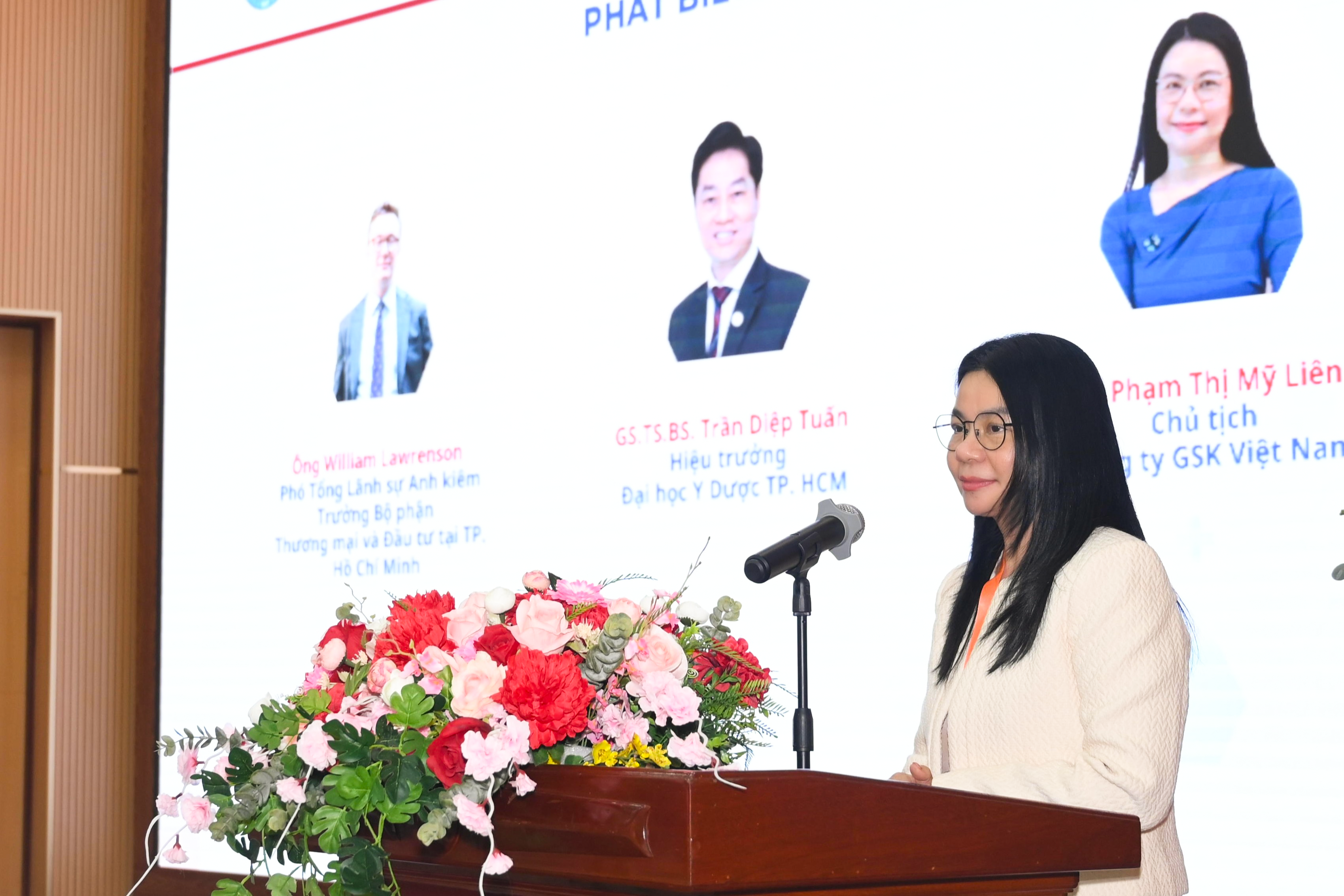 Tại sao các trường y phải đưa kiến thức vaccine vào đào tạo bác sĩ?