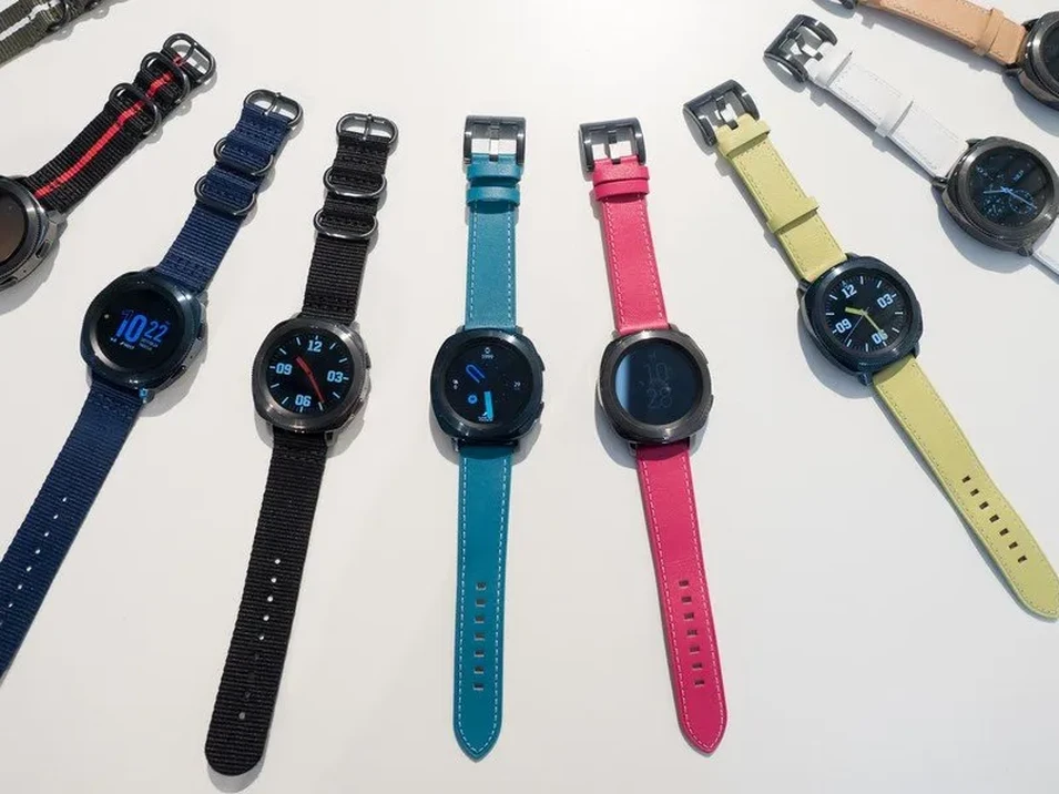 iPhone dùng được Galaxy Watch không? Cách kết nối và giới hạn