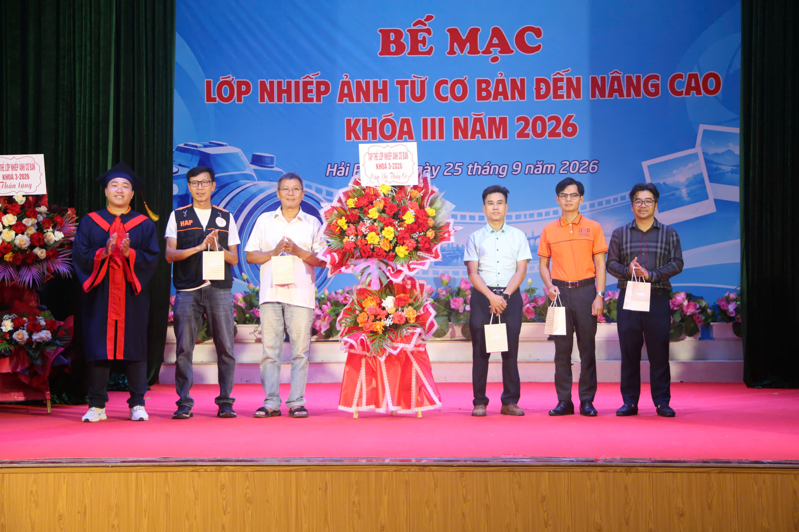 Khóa học nhiếp ảnh từ cơ bản đến nâng cao ở Hải Phòng hoàn thành