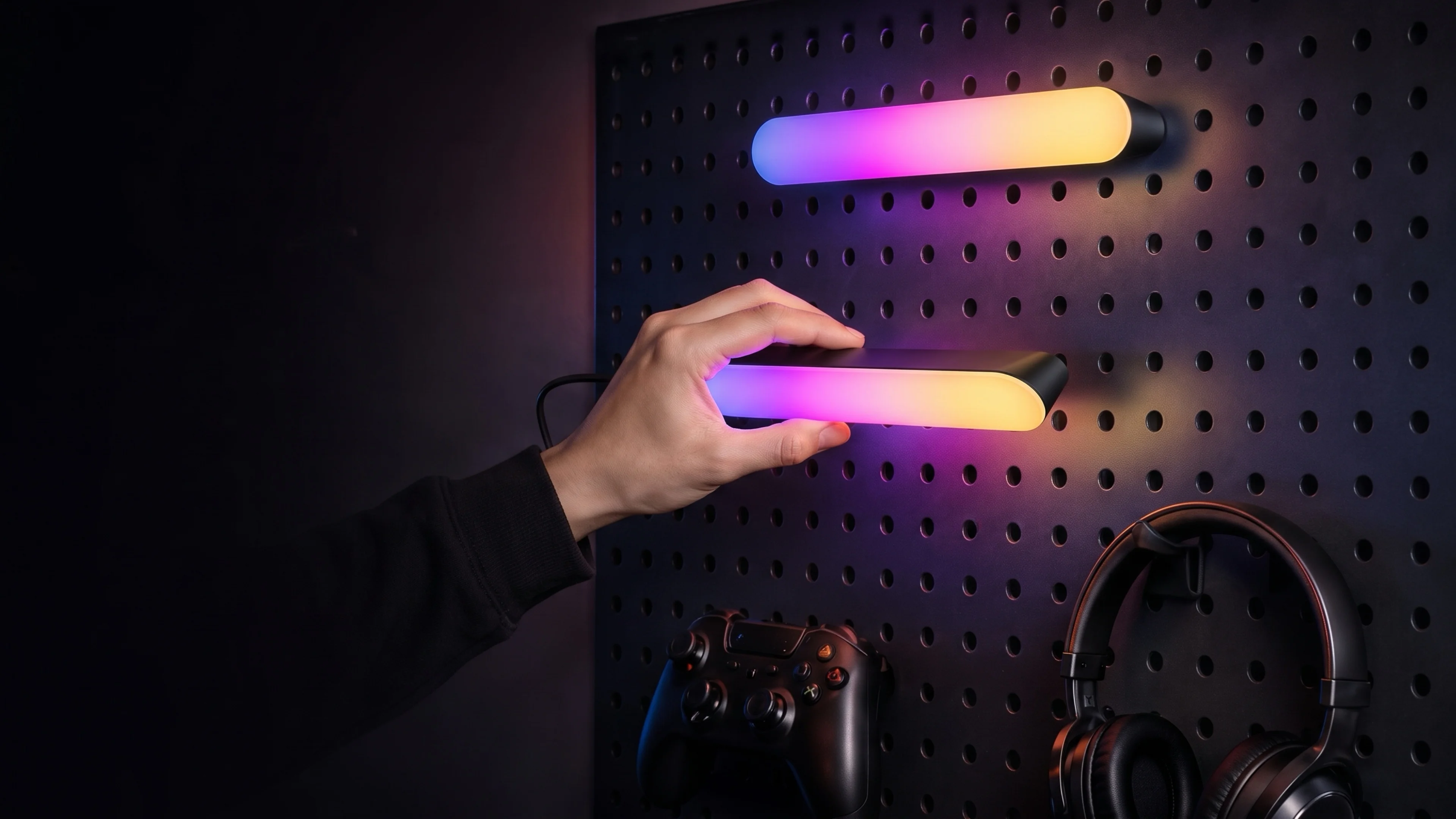 Bóng đèn thông minh rẻ hơn Philips Hue 1/3 giá nhưng đáng mua hơn?