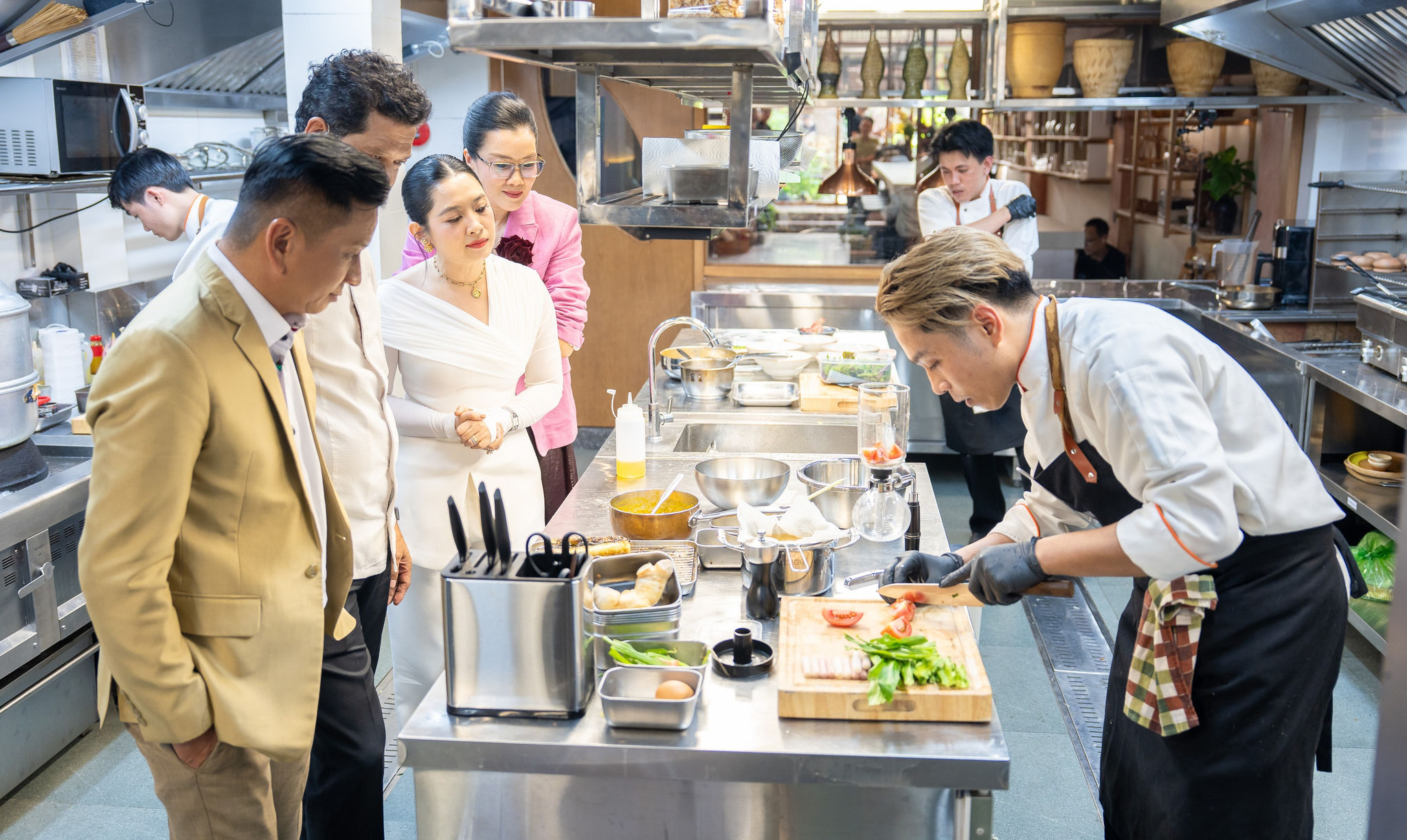 Thử thách Vị nhà ở Top Chef: Khi món ăn kể chuyện gia đình