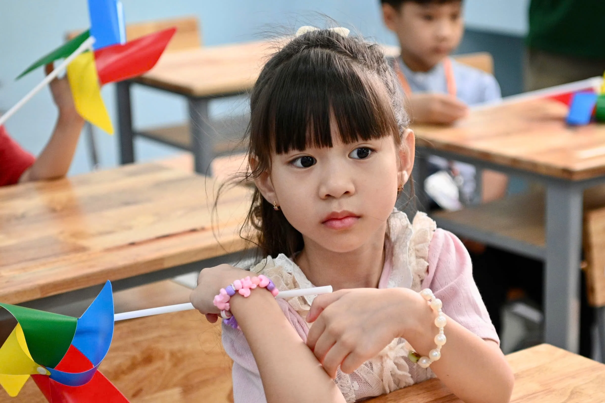 Thí điểm tiếng Anh tích hợp ở mầm non: Cha mẹ nên chọn gì cho con?
