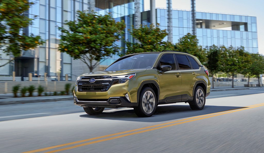 Loạt xe mới tháng 10: SUV hybrid và sedan điện hạng sang tăng tốc