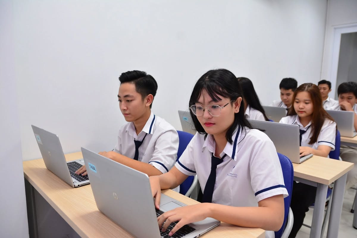 Học trung học nghề, vẫn mở cửa thi THPT và vào đại học