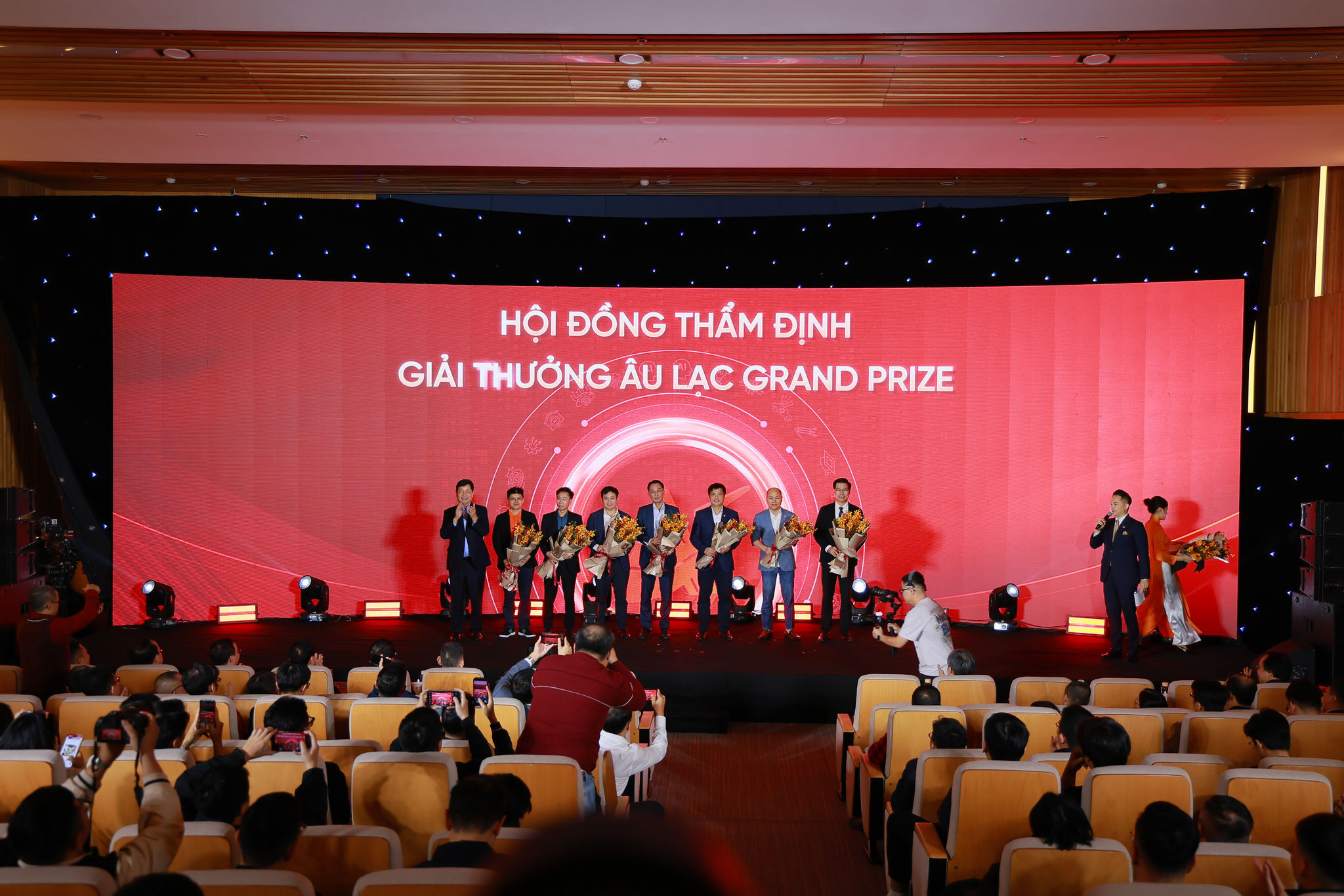 15 giải pháp AI Việt Nam: từ bài thuốc cổ truyền đến xe điện