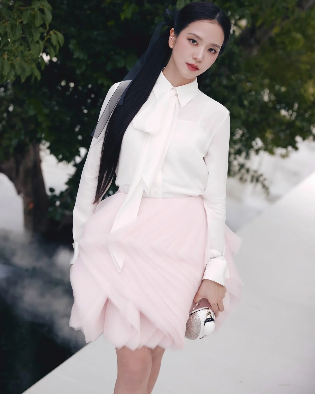 Jisoo tại Dior Xuân Hè: Khi đại sứ toàn cầu vượt lên cả sàn diễn