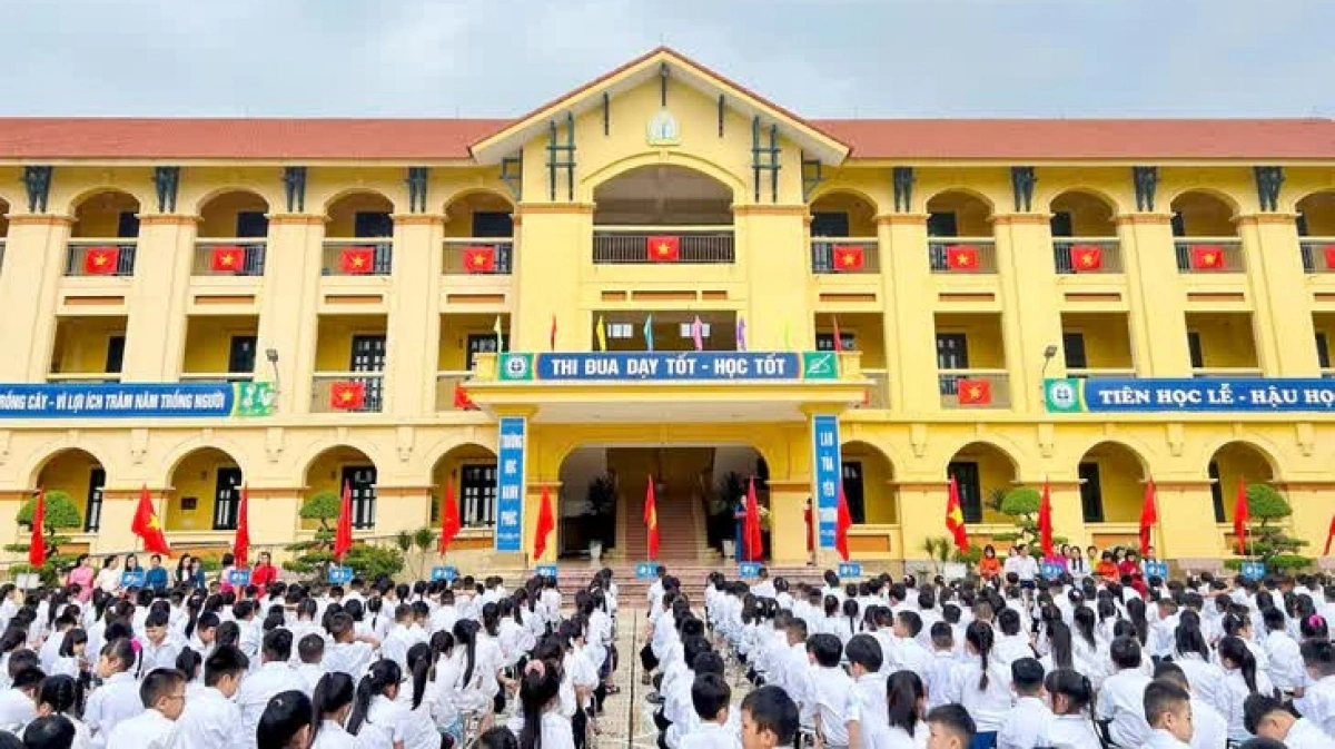 Bộ Giáo dục siết trường lạm thu: Phụ huynh phải biết quyền của mình