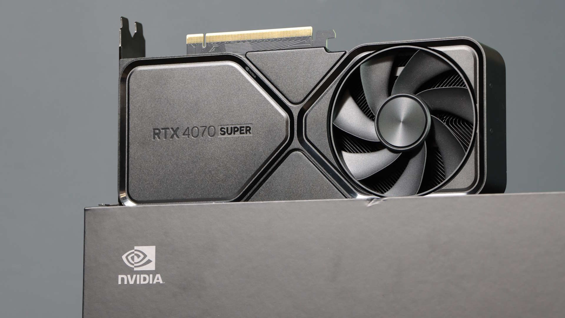 Mở khóa Multi Frame Gen trên RTX 4070 Super và RTX 40-series