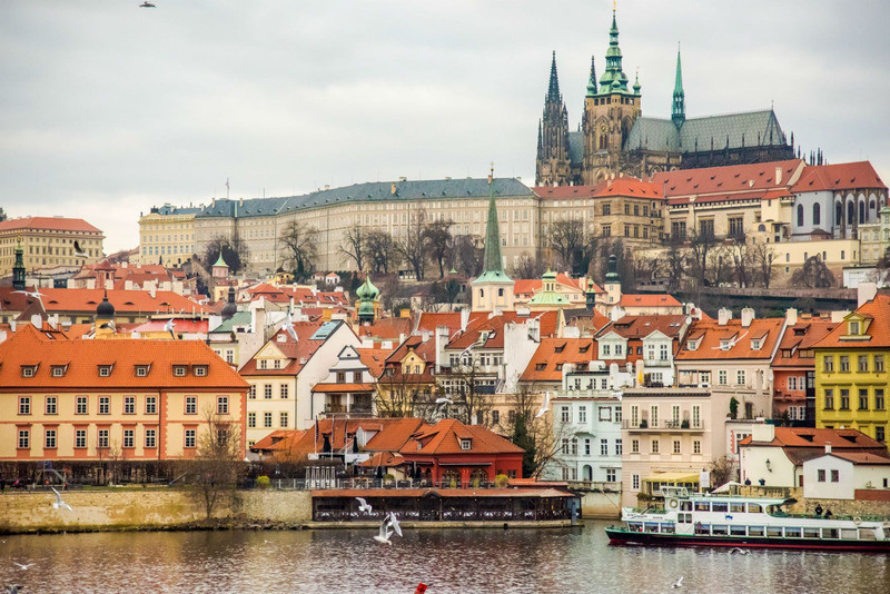 Hà Nội mở rộng bầu trời: Từ Thâm Quyến đến Praha