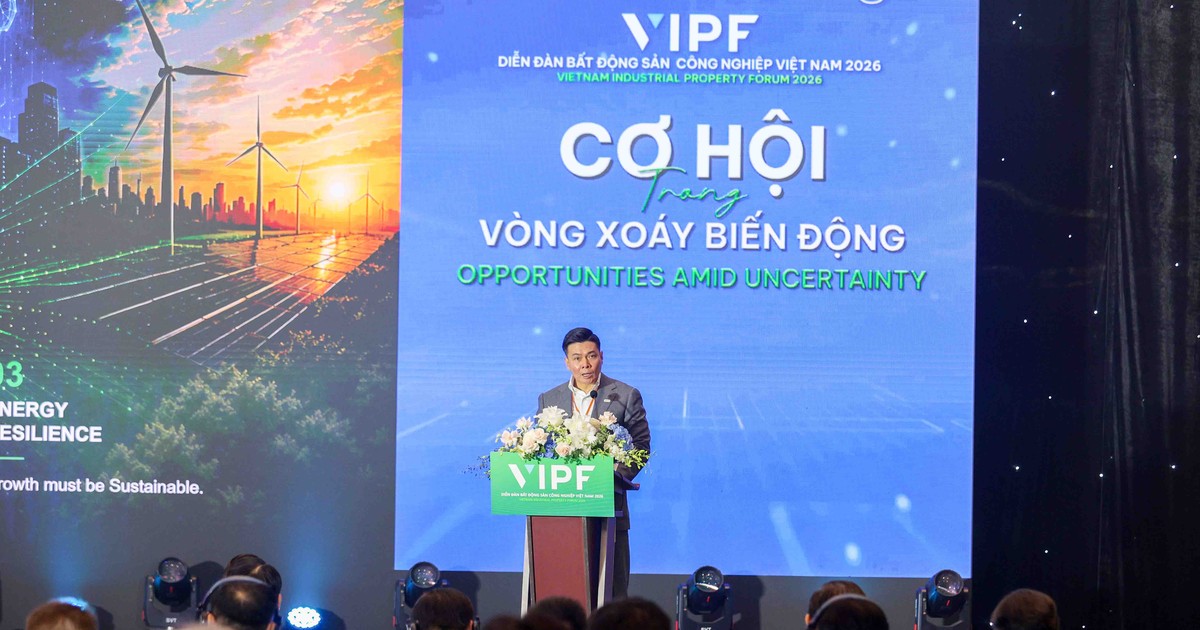Từ nhà máy giá rẻ đến trung tâm tạo giá trị