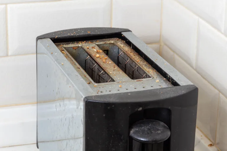 Thiết bị tiêu thụ điện ngầm: rút phích cắm nào để bớt lãng phí?