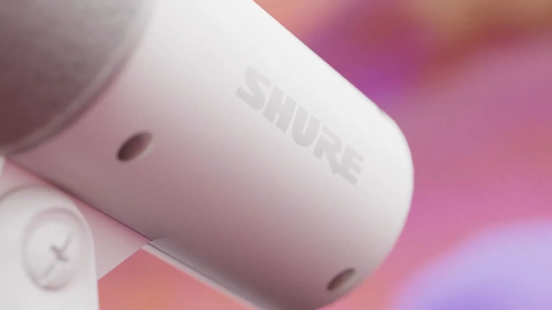 Shure MV6 Gen 2: Micro gaming USB mới cho gamer và streamer mê setup trắng