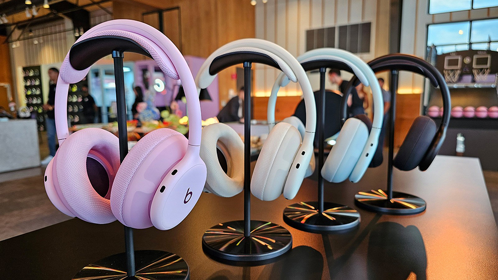 Tai nghe chạy bộ không còn rơi: chọn wingtip hay Beats 360?
