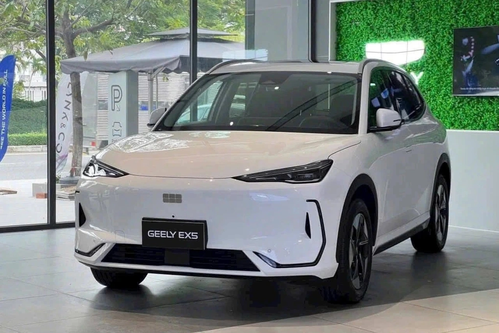 Geely EX5 nâng cấp công nghệ sạc 6C và hỗ trợ lái