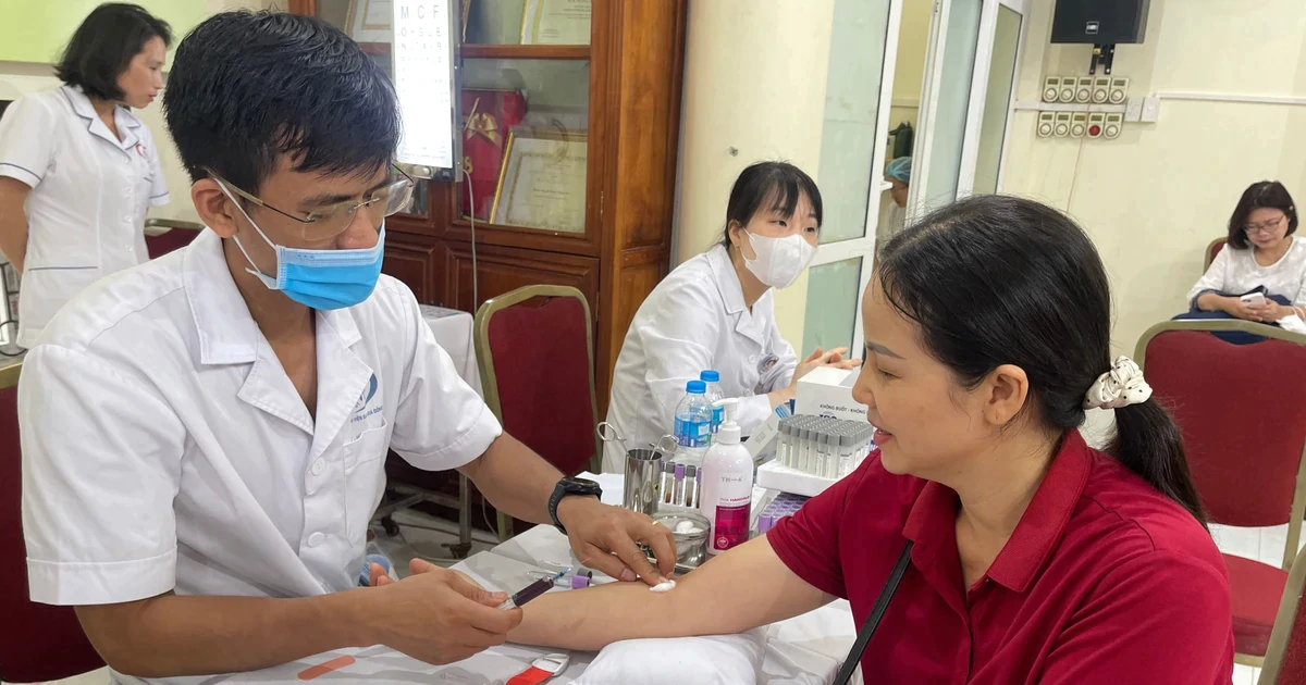 Chiến dịch khám sức khỏe miễn phí toàn dân: kẹt ở đâu, gỡ thế nào?