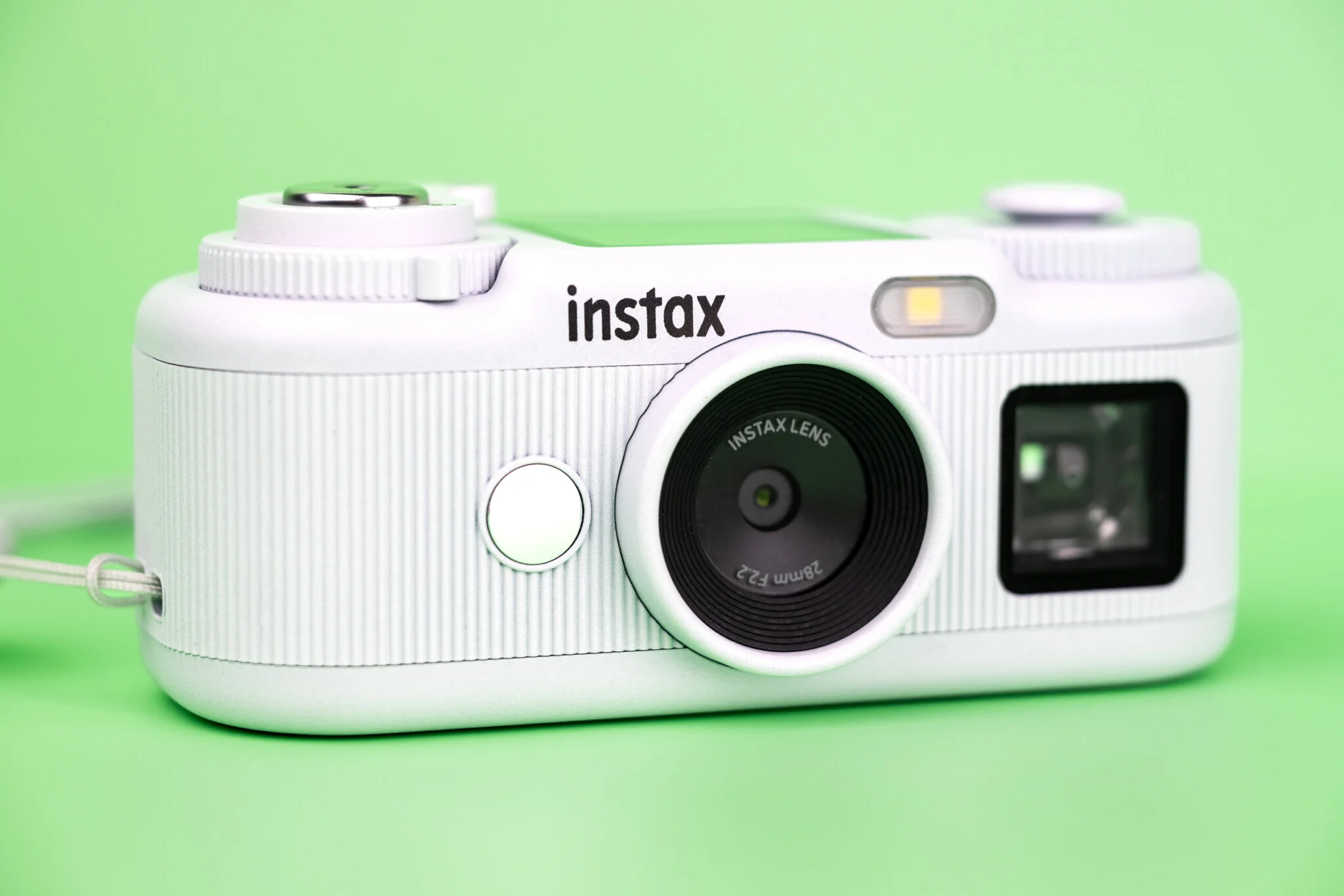 Máy ảnh compact retro: Kodak EC35, Campix hay Instax Pal 2?