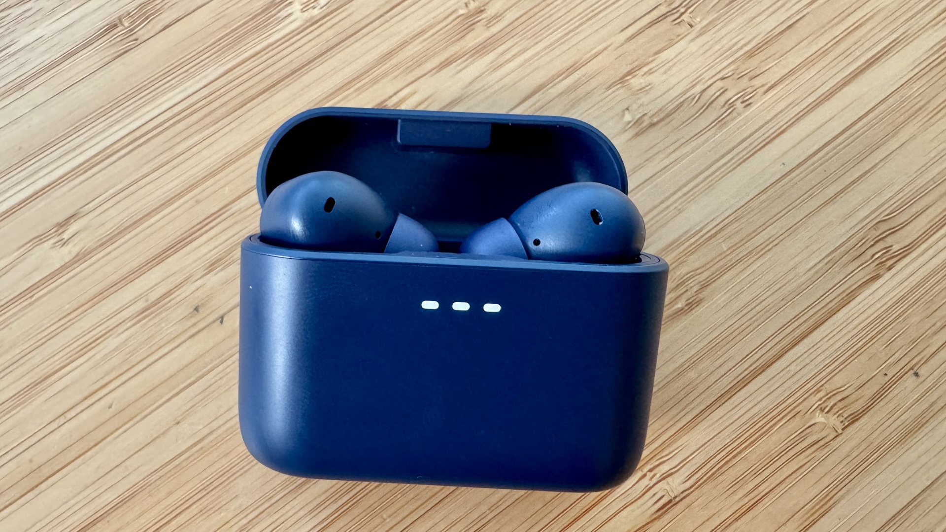 Cambridge Audio A100 SE: Hi-Fi bước vào thế giới tai nghe giá rẻ