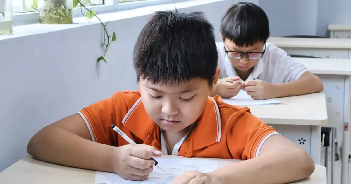 Đường dây nóng chống lạm thu, dạy thêm trái phép: Phụ huynh phải dùng quyền của mình