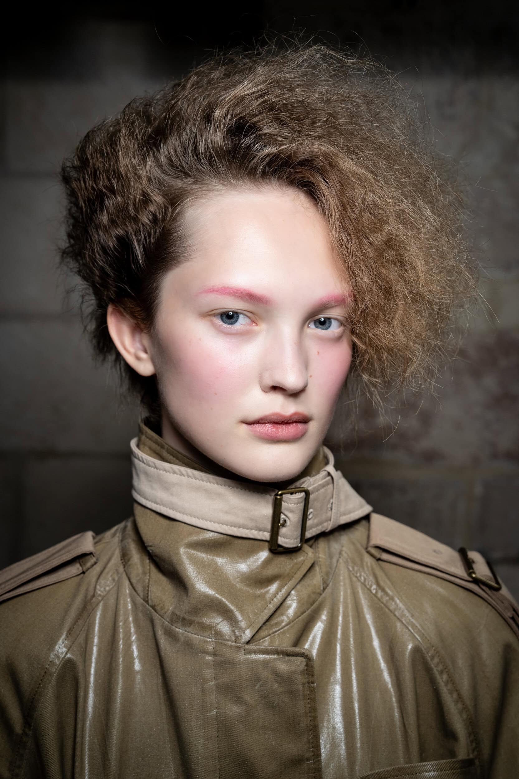 Tren Kecantikan di Belakang Panggung Spring: Dari Acne Studios hingga Weinsanto