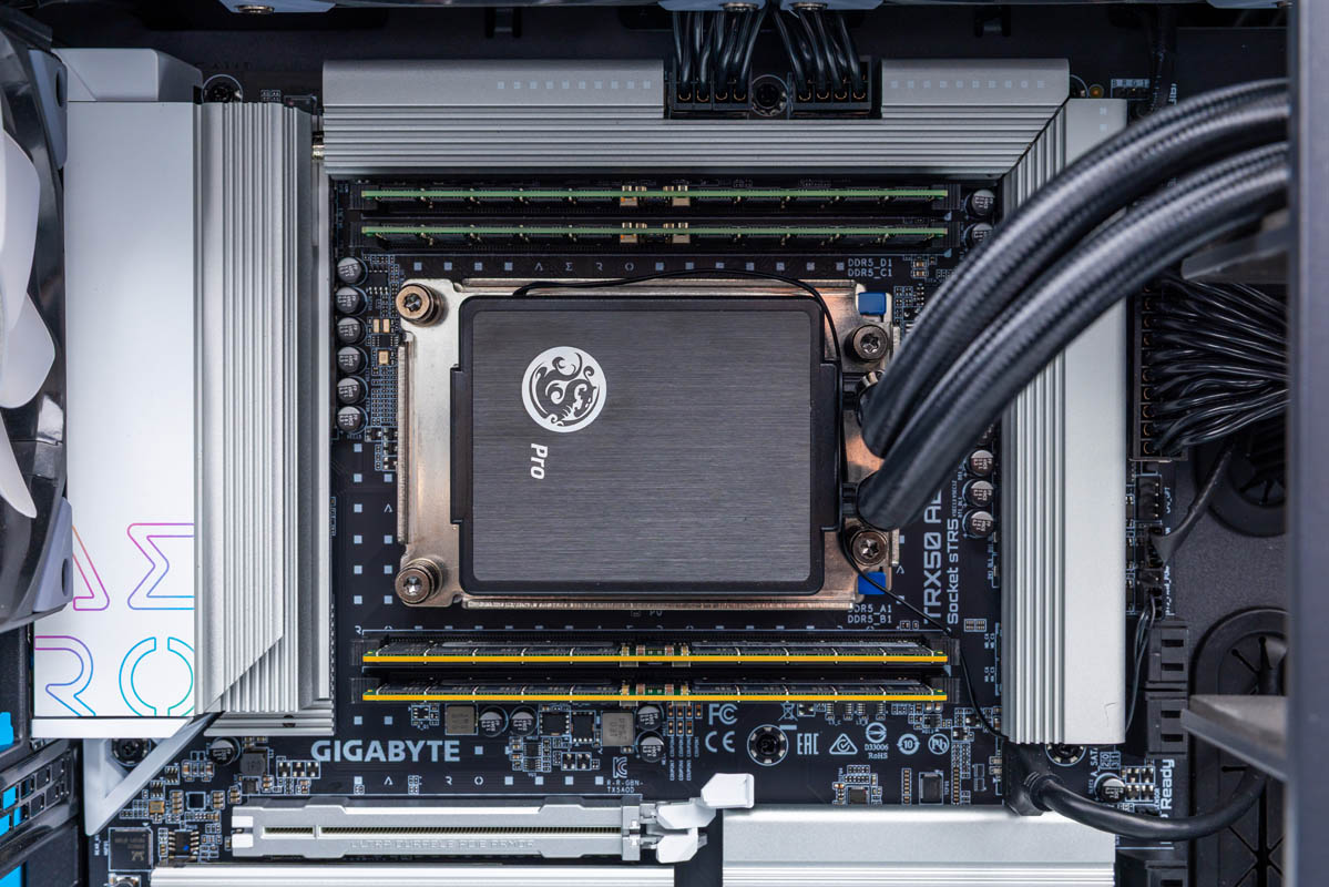 Mainboard X870E vs B760M vs TRX50: chọn nền tảng nào cho build PC cao cấp