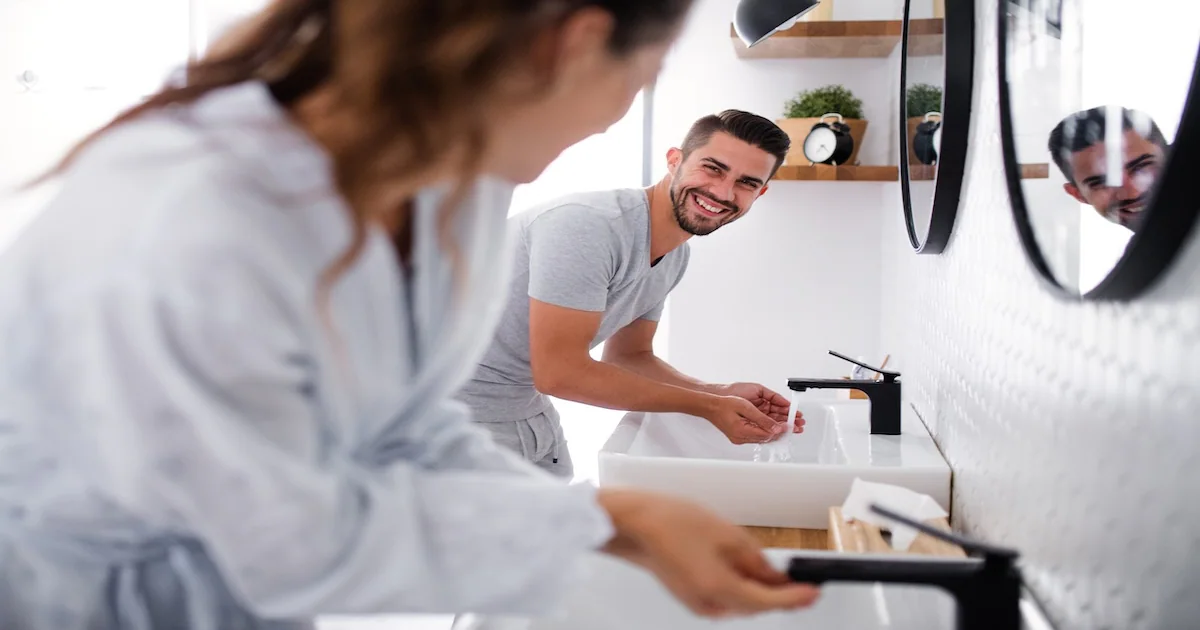 Chăm sóc lợi răng đúng cách: Phòng ngừa đột quỵ từ bàn chải và chỉ nha khoa
