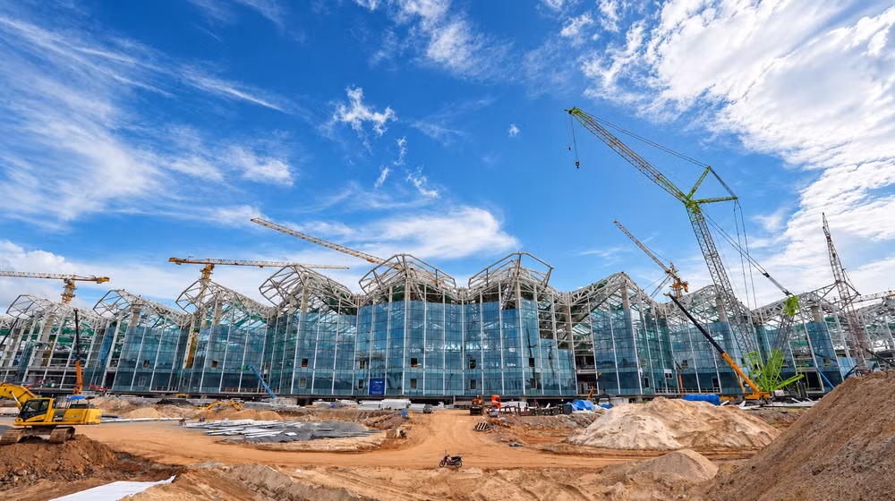 7.600 công nhân chạy đua ngày đêm trên công trường sân bay Phú Quốc