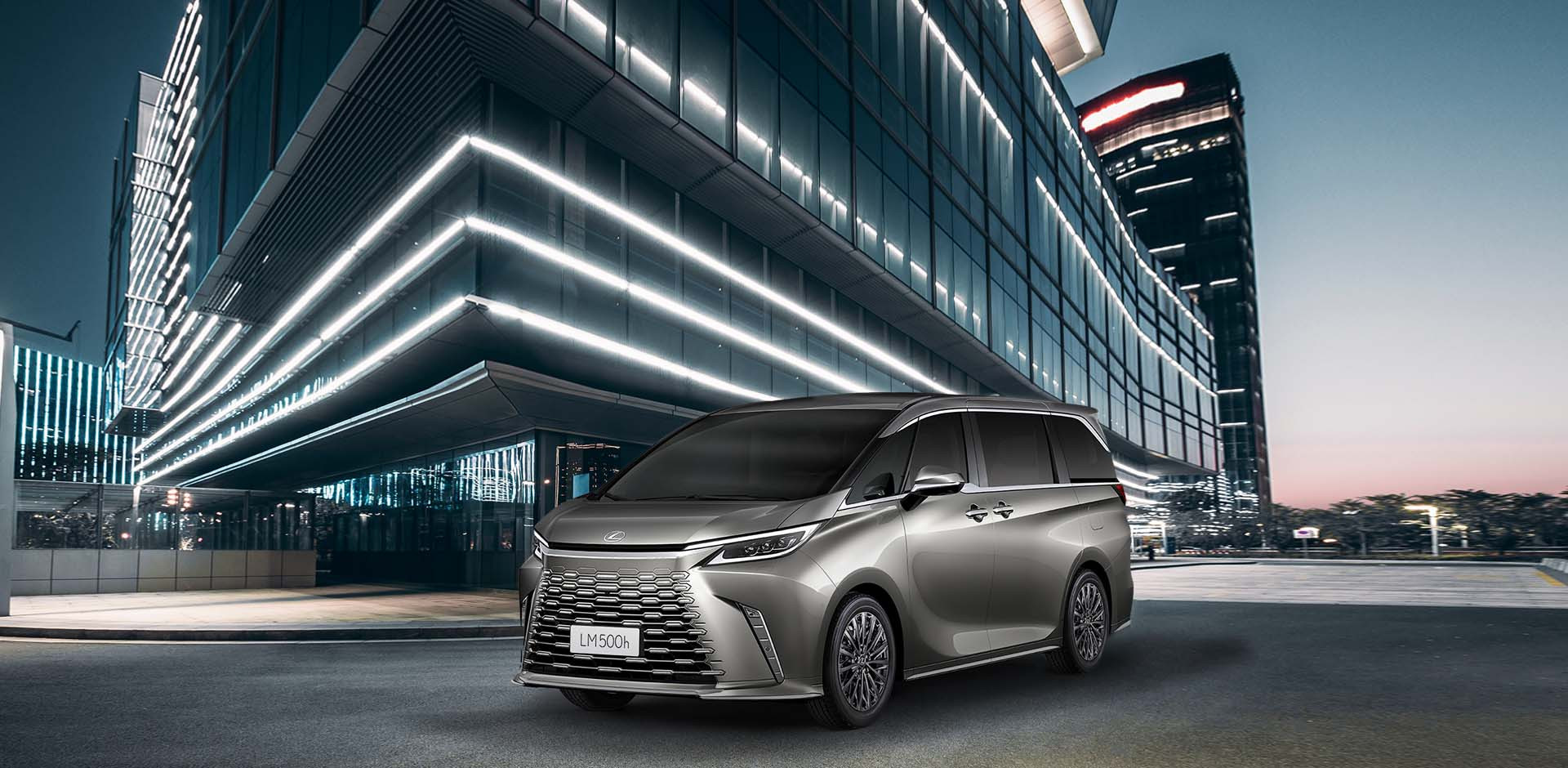 Xe hybrid cỡ nhỏ và trung bình: So sánh giá và tiêu chí lựa chọn giữa các phân khúc