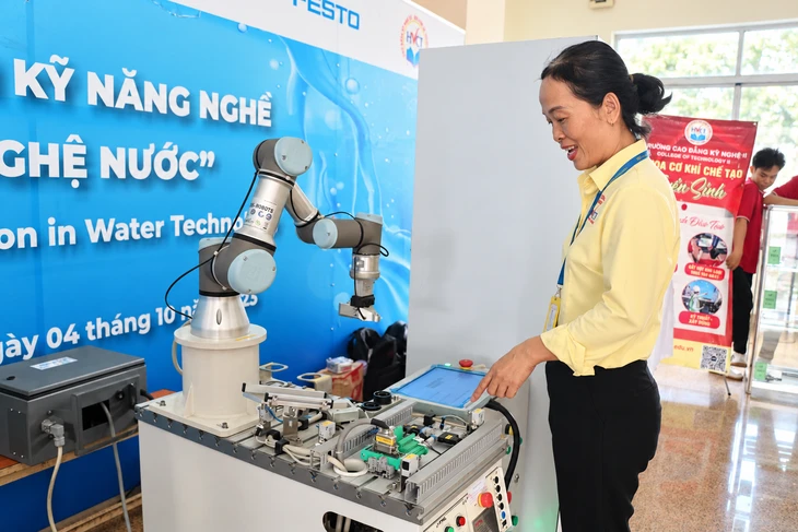 Đào tạo nghề AI, bán dẫn, UAV: Cú hích mới cho lao động trẻ