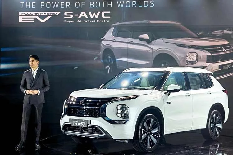 Mitsubishi Outlander PHEV trở lại: cơ hội vàng hay cuộc chơi khó?